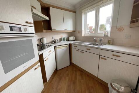 Hudsons Court, Darkes Lane, Potters Bar, Hertfordshire, EN6 1DH photo 4
