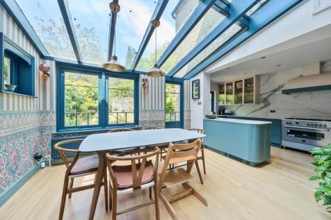 Redston Road London N8 photo 4