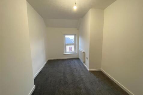 3, 262 Holton Road - bedroom.jpg