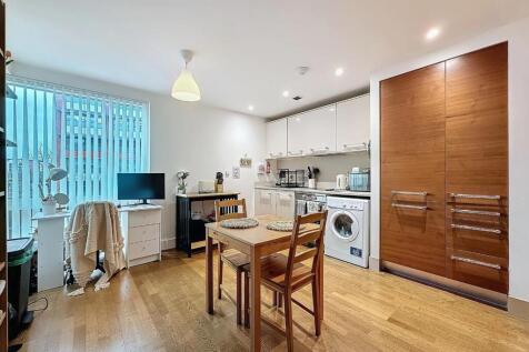 Living/Kitchen Area