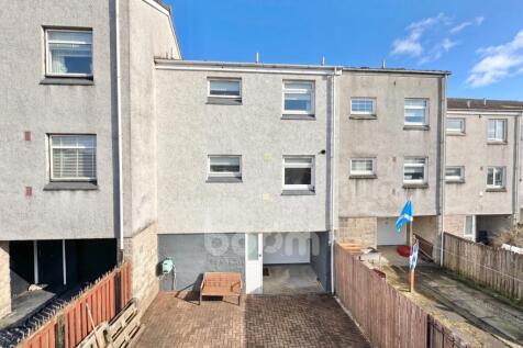 Swan Place, Johnstone rear garden