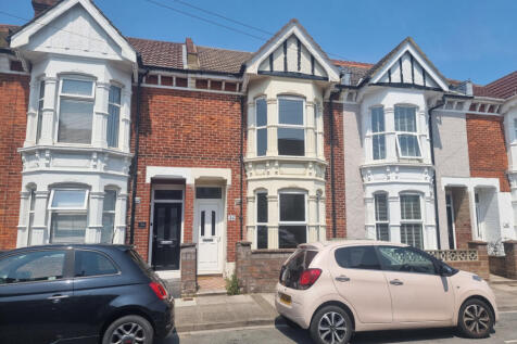 Beautiful period three bedroom two reception room