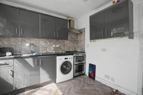 82 Holly Hill Road, Lessness Heath, Erith DA8 1QD