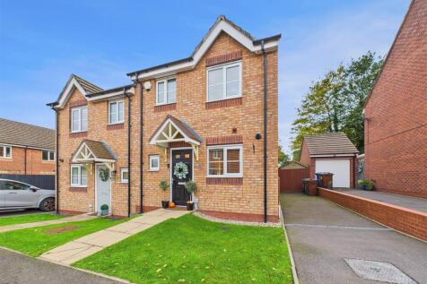Rugeley, WS15 - property photo