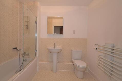 Main Bath/Shower Room