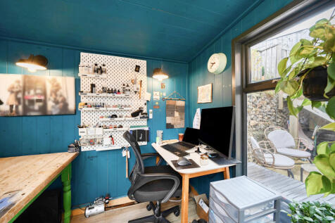 1364323-2-68e6380...