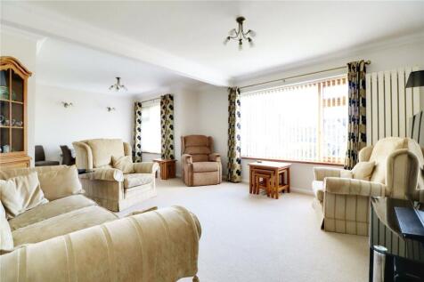 Spacious Front Lounge/Dining Room