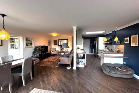 OPEN PLAN KITCHEN, DINER, &amp; LOUNGE