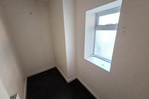 Highroyd Crescent, Moldgreen photo 5