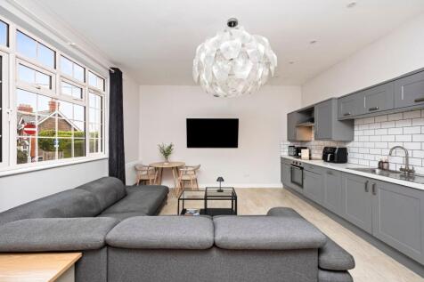 Kitchen/ dining / living area