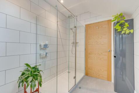 4 bed, 3 bath Detached in Sheffield - Photo 34
