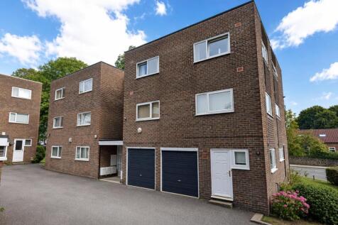 Kingsway Court Leeds, LS17 6SS