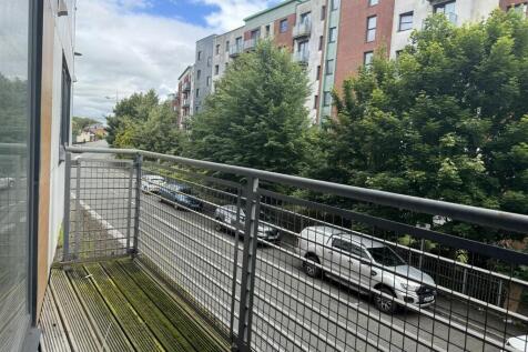 12 Arrivato Plaza, Hall Street, St. Helens photo 4