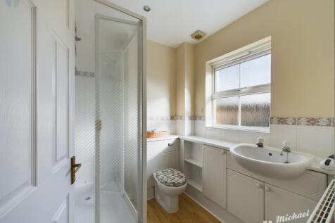 CAM03218G0-PR0516-STILL015