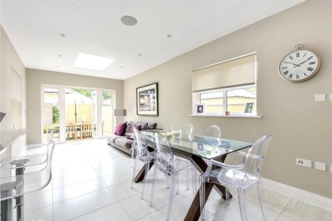 Queenswood Crescent, Englefield Green, Surrey, TW20 photo 3