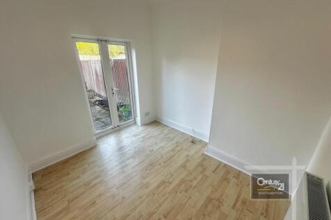 |Ref: R215204|, Dale Road, Southampton, SO16 6QG photo 5
