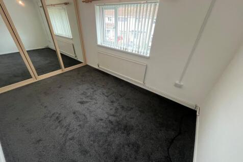 CAERNARVON CRESCENT, CWMBRAN photo 5