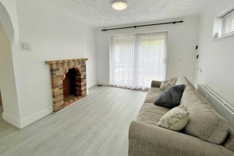 Wesley Close, Bewbush, Crawley, West Sussex, RH11 photo 4
