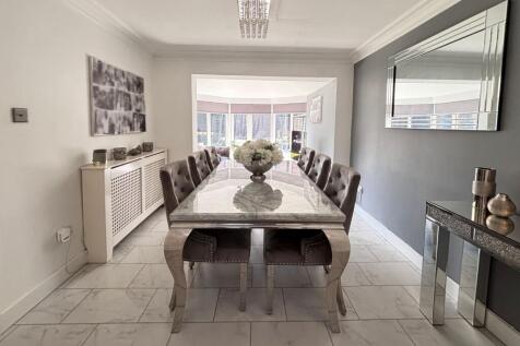 Sitting/Dining Room