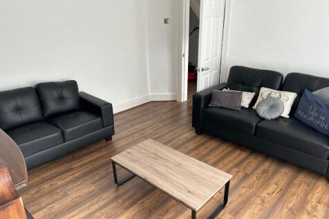 4 Bed - Penny Lane, Mossley Hill, L18 photo 5