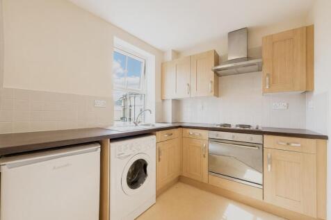Britten Road, North Swindon photo 3