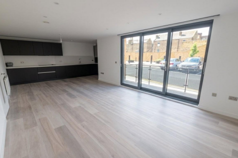 LOUNGE / KITCHEN