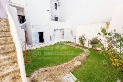 House with garden in Ciutadella