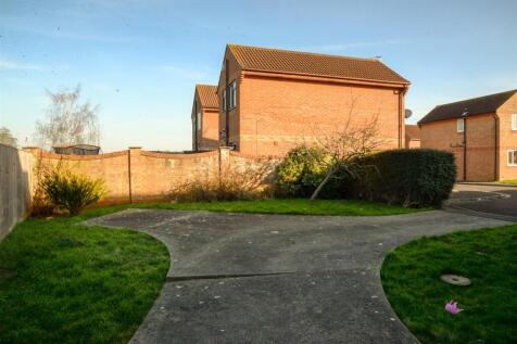 Front Garden 1.jpg