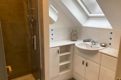 Master Bedroom En...