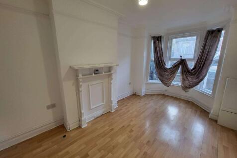 Russell Street, Luton photo 3