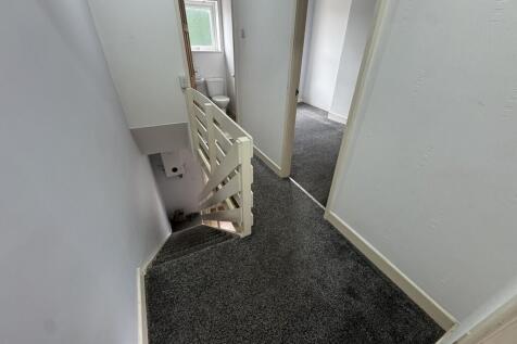 Fields New Road, Chadderton  photo 5