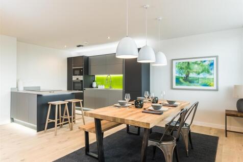 8236576-interior08-max.jpg