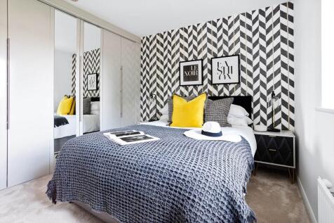 Two more double rooms with storage space