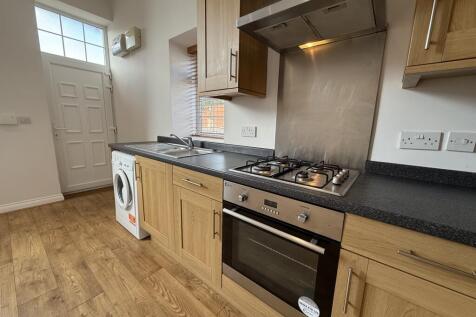 Cemetery Road, Barnsley, South Yorkshire, S73 photo 4