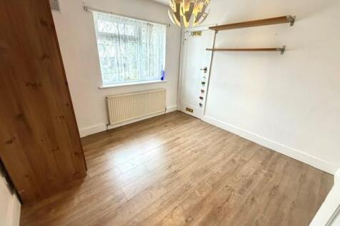 Westmere Drive, Mill Hill, NW7 photo 5