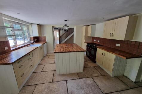 Kitchen 1.jpg
