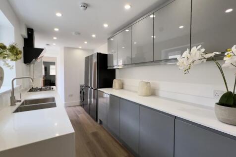 5-bed terraced on 11 St Georges Road, Leamington Spa, £4,125/mo