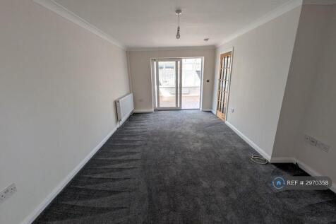 Barnes Crescent, Wimborne, BH21 photo 4