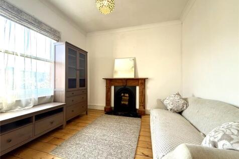 Eastern Avenue, Reading, Berkshire, RG1 photo 3