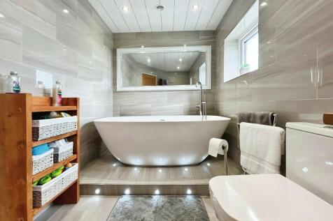 3ad2578c-WhatsApp...