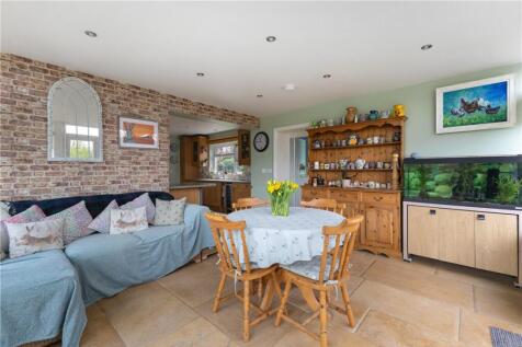 Kitchen/Breakfast Rm