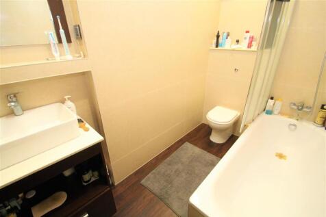 Bathroom.JPG