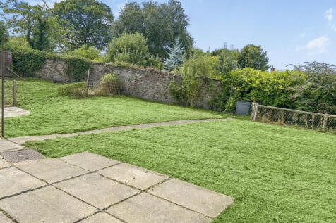 Detached 4 Bedroom House