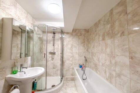 Apt 1, 16 Derby Square (15).jpg