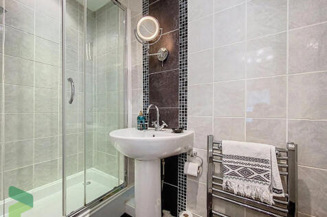 Bedroom One En su...