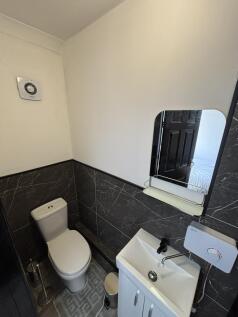 Room 1 - En Suite (b) 