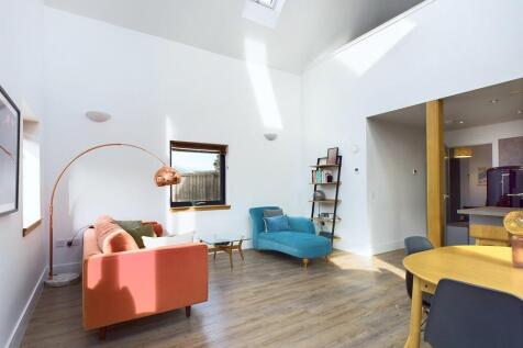 CAM03185G0-PR0082-STILL008