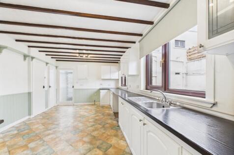 CAM03185G0-PR0111-STILL014