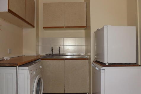 Copenhagen Close, Luton, Beds photo 3