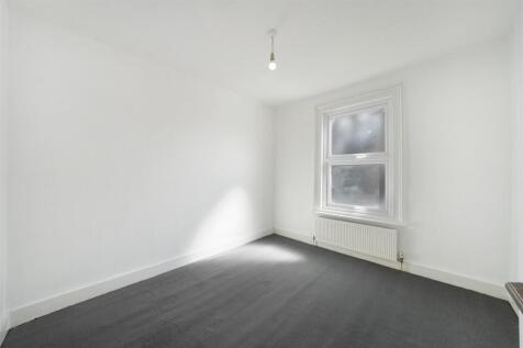 156 Herga Road Harrow HA3 5AT - 015.jpg